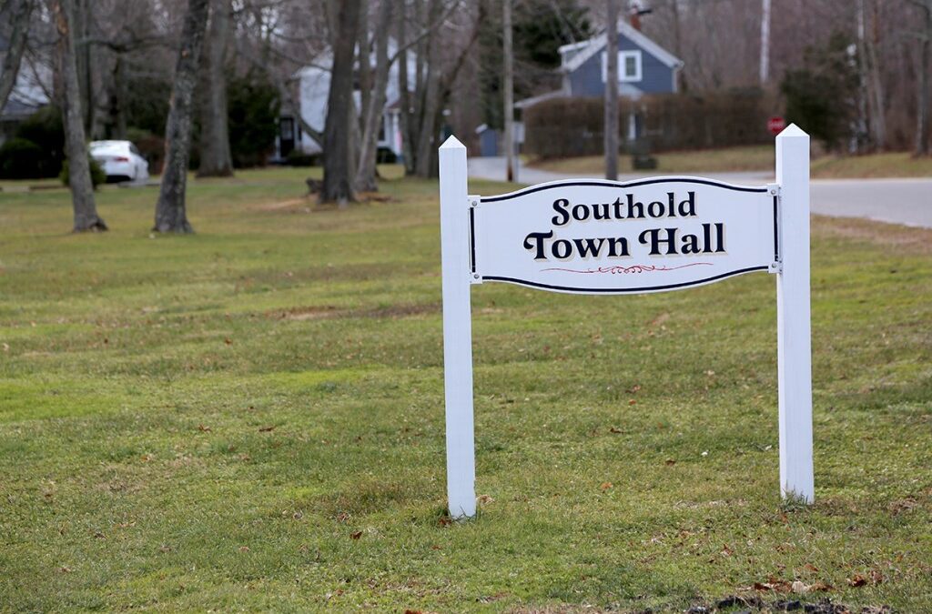 Civic groups ask Town Board to take action on large houses