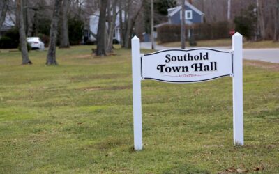 Civic groups ask Town Board to take action on large houses